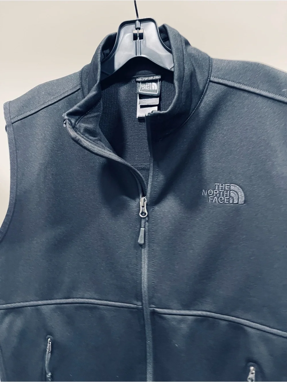 North Face Men’s Windwall Vest EUC